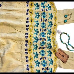 🌸NEW! Natural Life Light and cool cropped tank style detailed embroidered top.